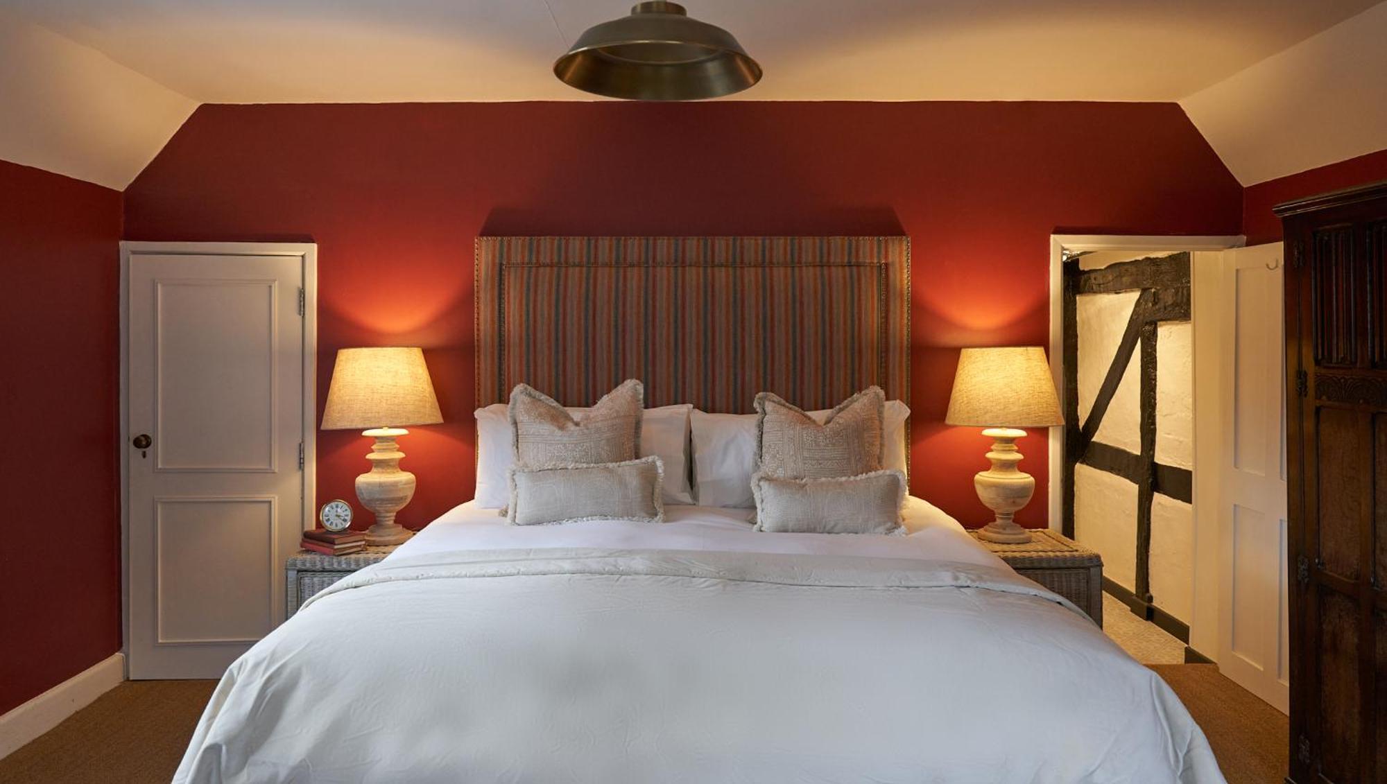 The Chestnut Horse Hotel Winchester Bagian luar foto